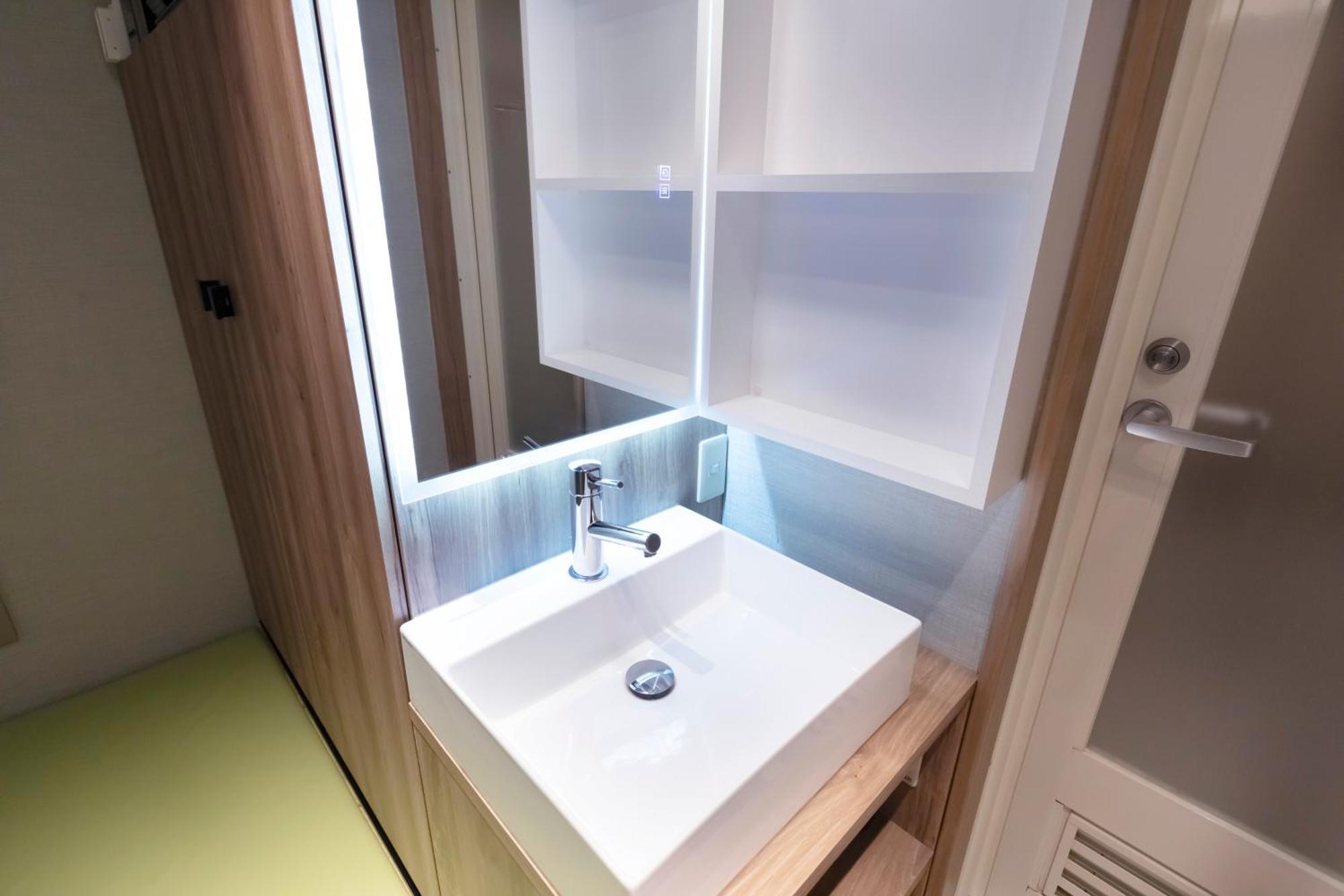 Hotel Atlas Shinkabukicho (Adults Only) Tokyo Exterior photo