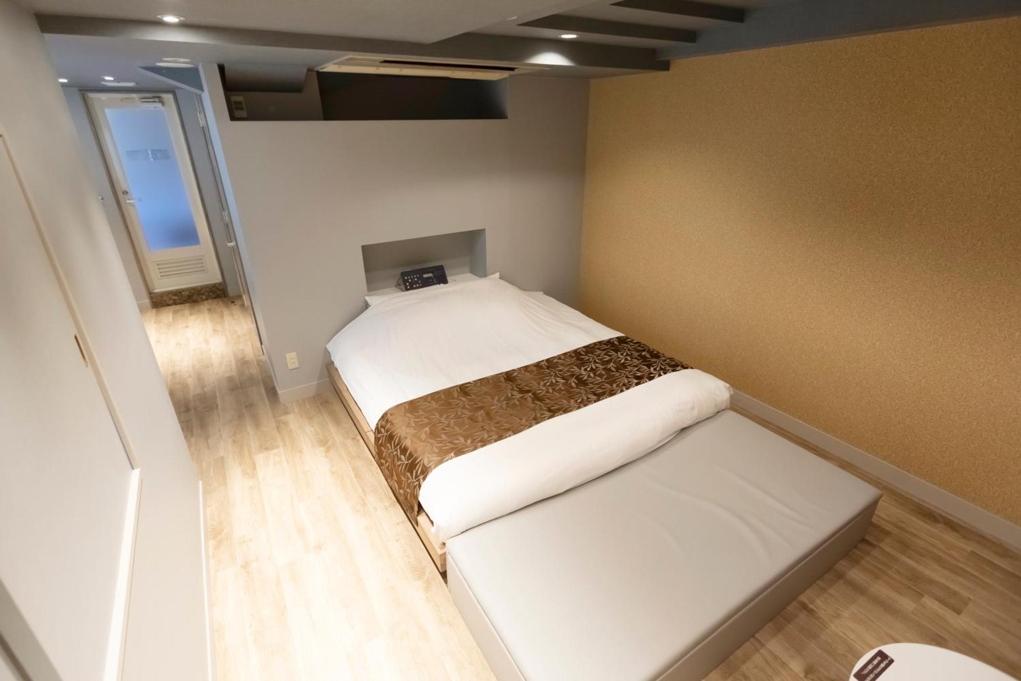 Hotel Atlas Shinkabukicho (Adults Only) Tokyo Exterior photo