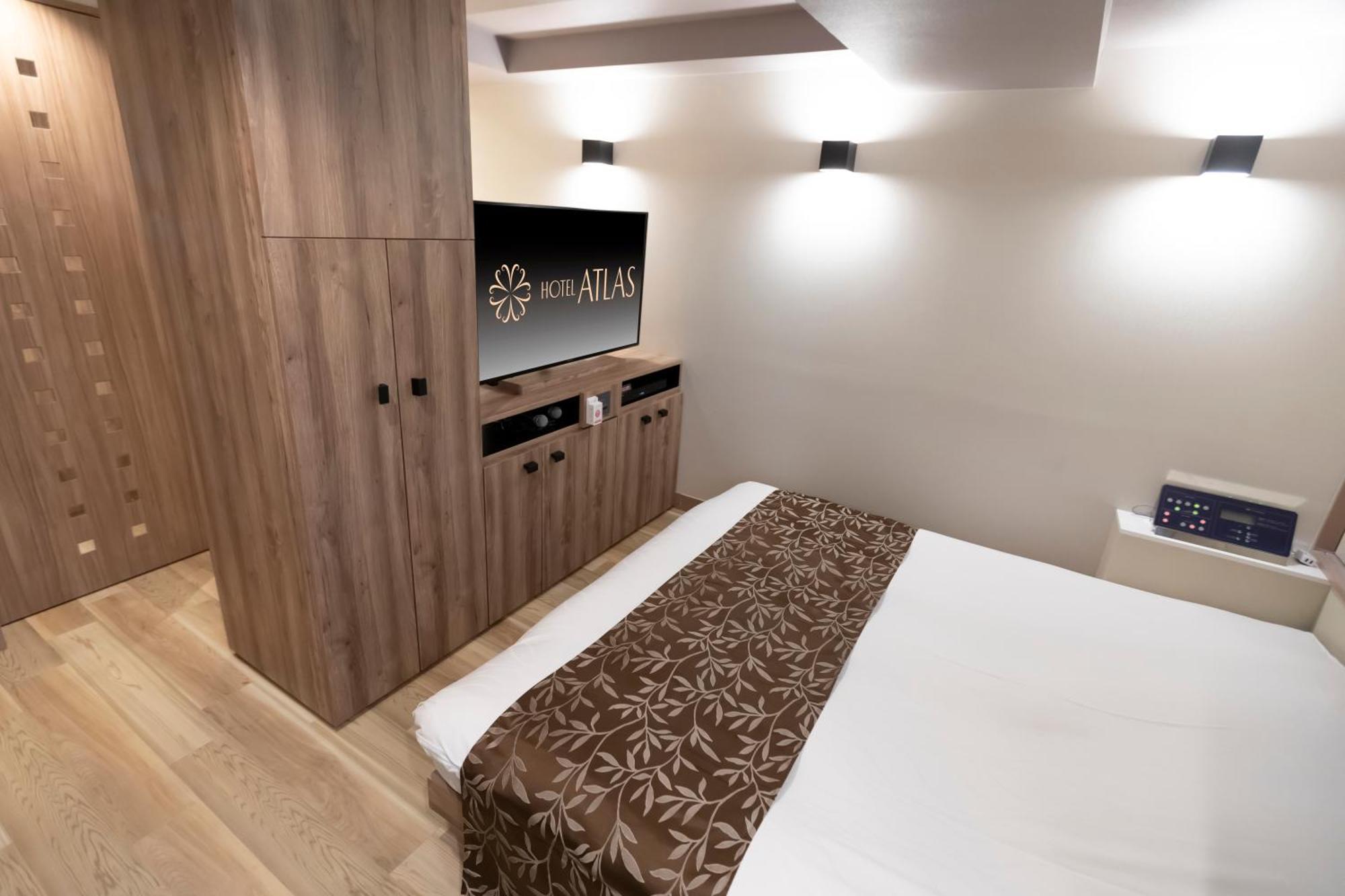 Hotel Atlas Shinkabukicho (Adults Only) Tokyo Exterior photo