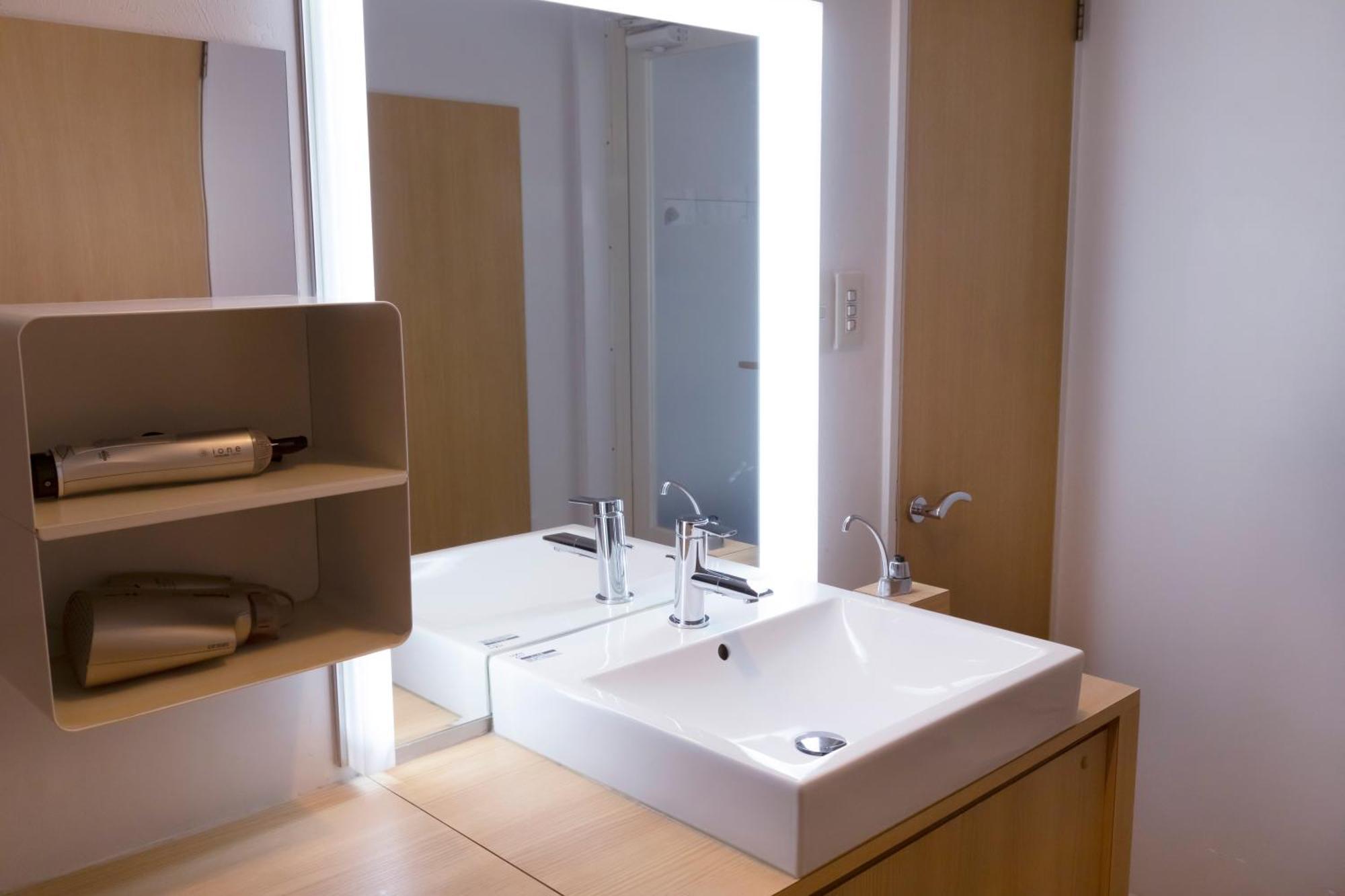 Hotel Atlas Shinkabukicho (Adults Only) Tokyo Exterior photo