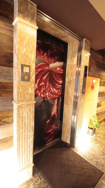 Hotel Atlas Shinkabukicho (Adults Only) Tokyo Exterior photo
