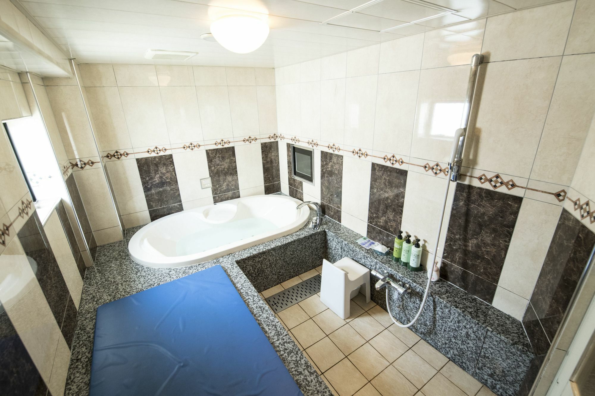 Hotel Atlas Shinkabukicho (Adults Only) Tokyo Exterior photo